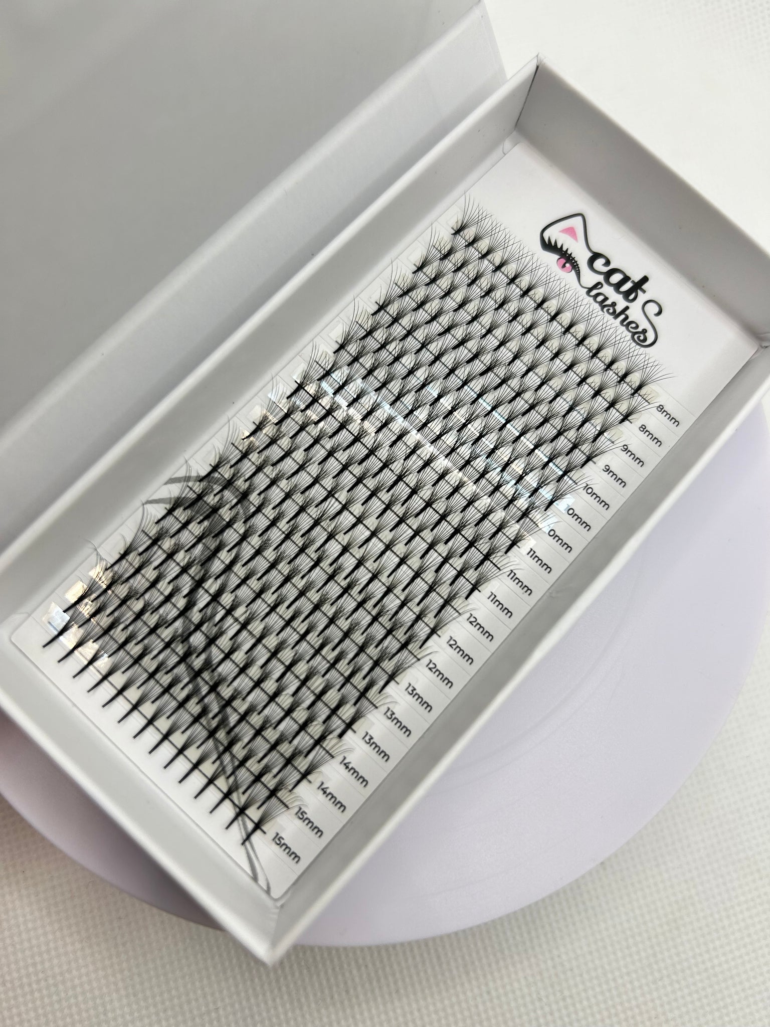 Abanicos hechos CatLashes (8D, 14D)