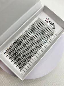 Abanicos hechos CatLashes (8D, 14D)