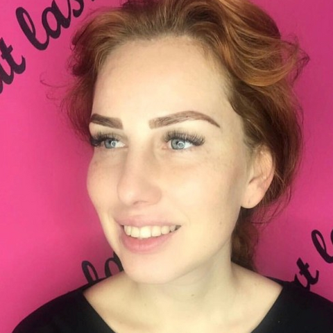 Cejas con Henna